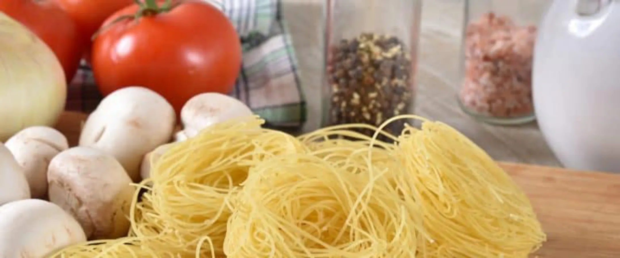 Angel hair pasta, mushroom and tomatoes